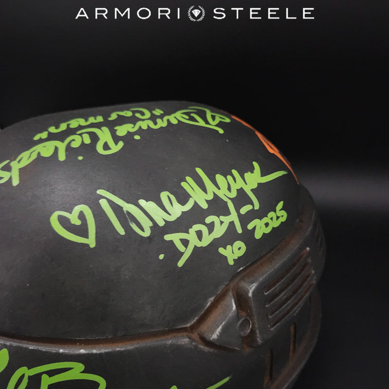 Starship Troopers Helmet - 7 signatures  AS-03576